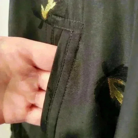 EMILY vintage 90s silk gold leaf jacket. Size small ( Much larger- 24 in p to p) - Picture 6 of 16